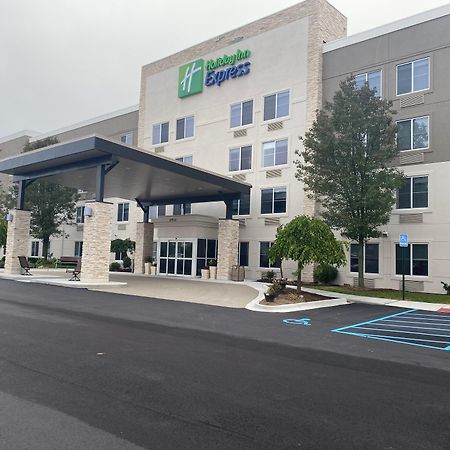 Holiday Inn Express Wixom By Ihg Экстерьер фото