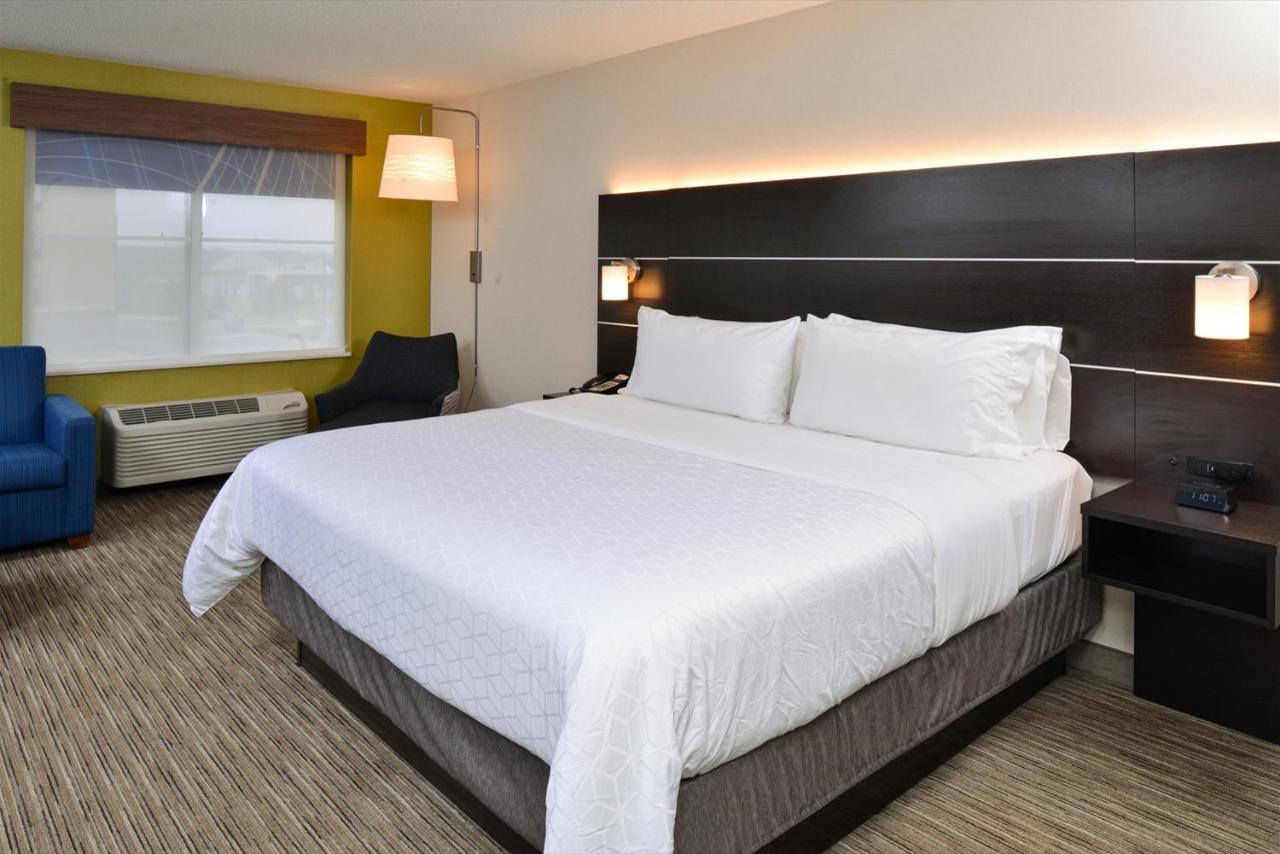 Holiday Inn Express Wixom By Ihg Экстерьер фото