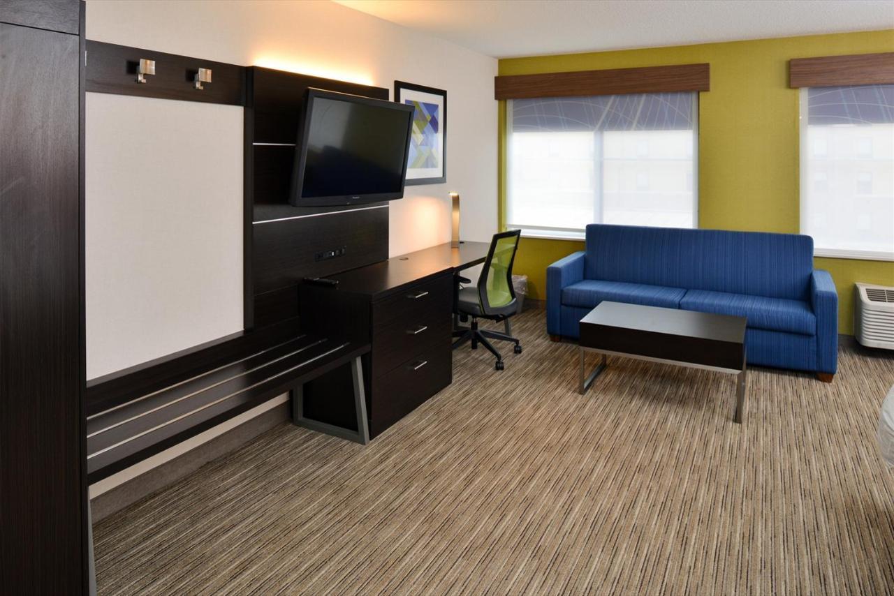 Holiday Inn Express Wixom By Ihg Экстерьер фото