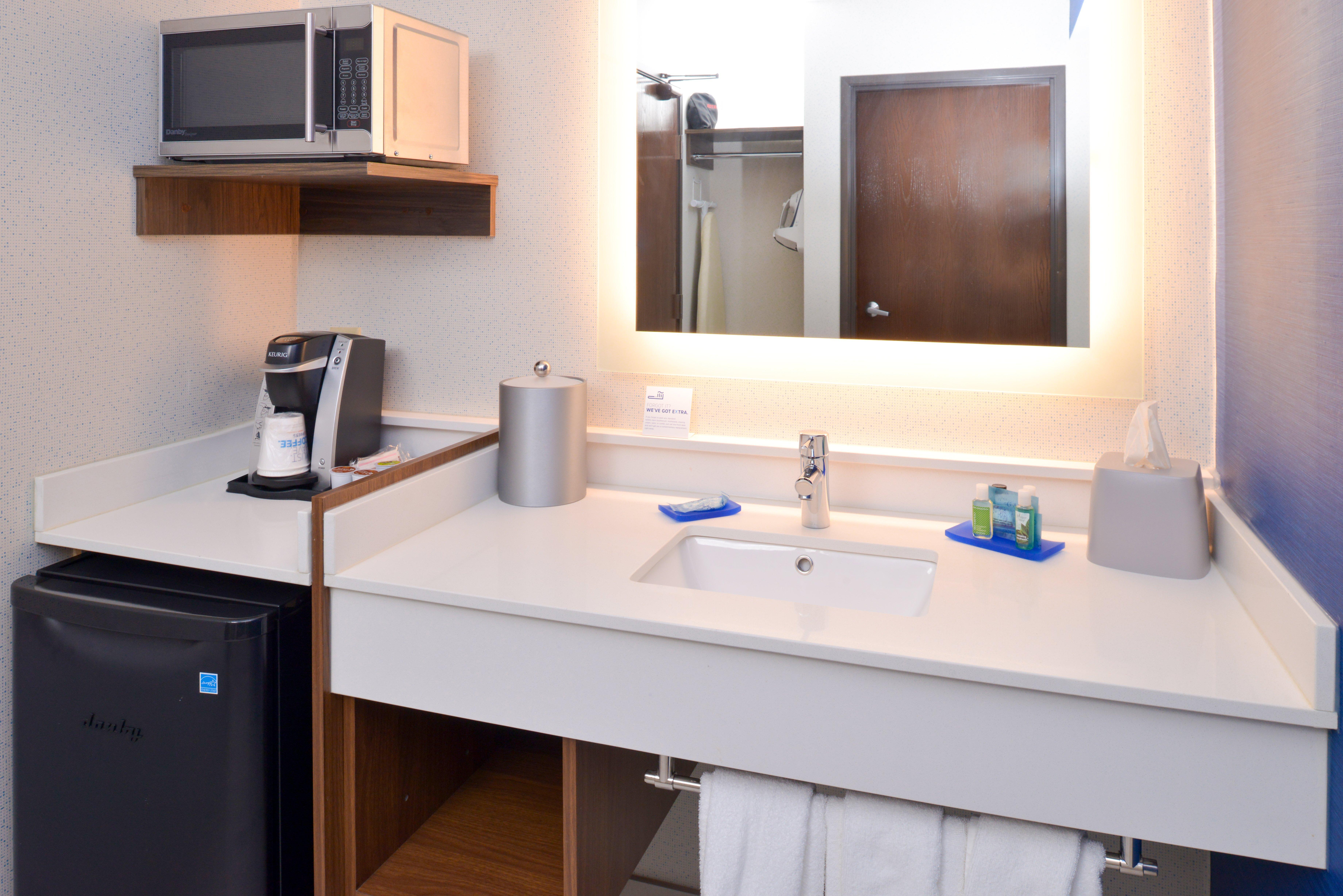 Holiday Inn Express Wixom By Ihg Экстерьер фото