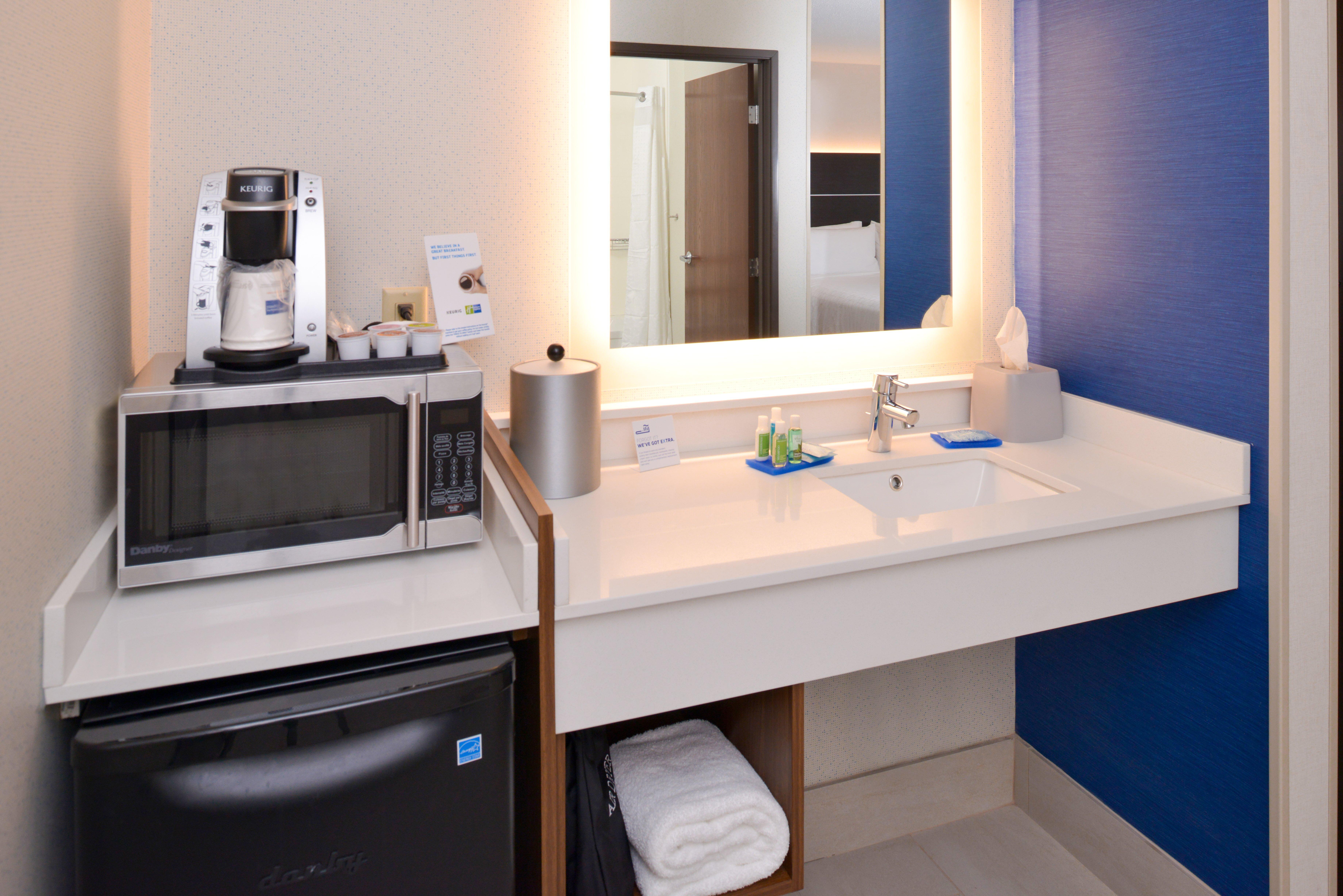 Holiday Inn Express Wixom By Ihg Экстерьер фото