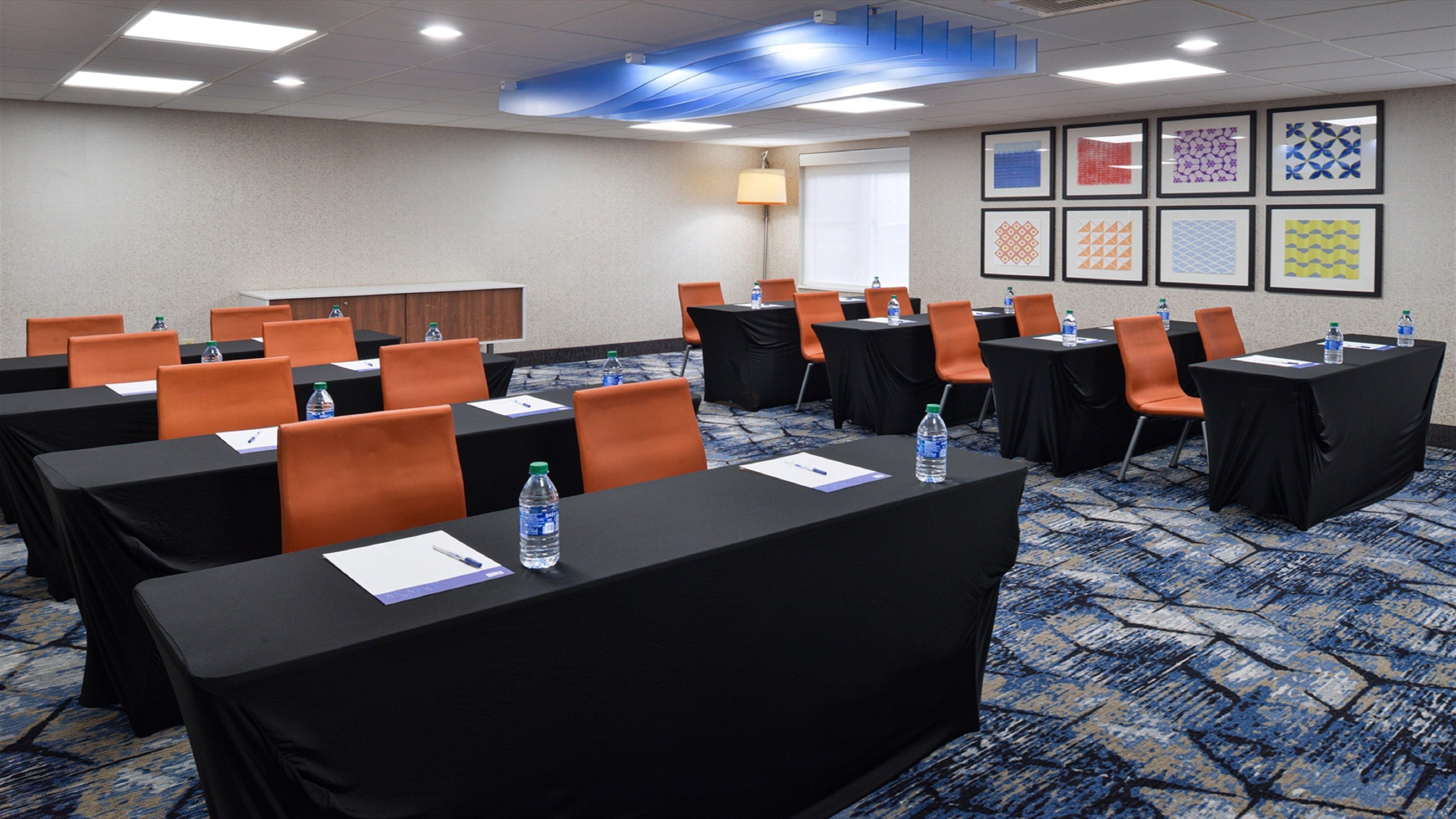 Holiday Inn Express Wixom By Ihg Экстерьер фото