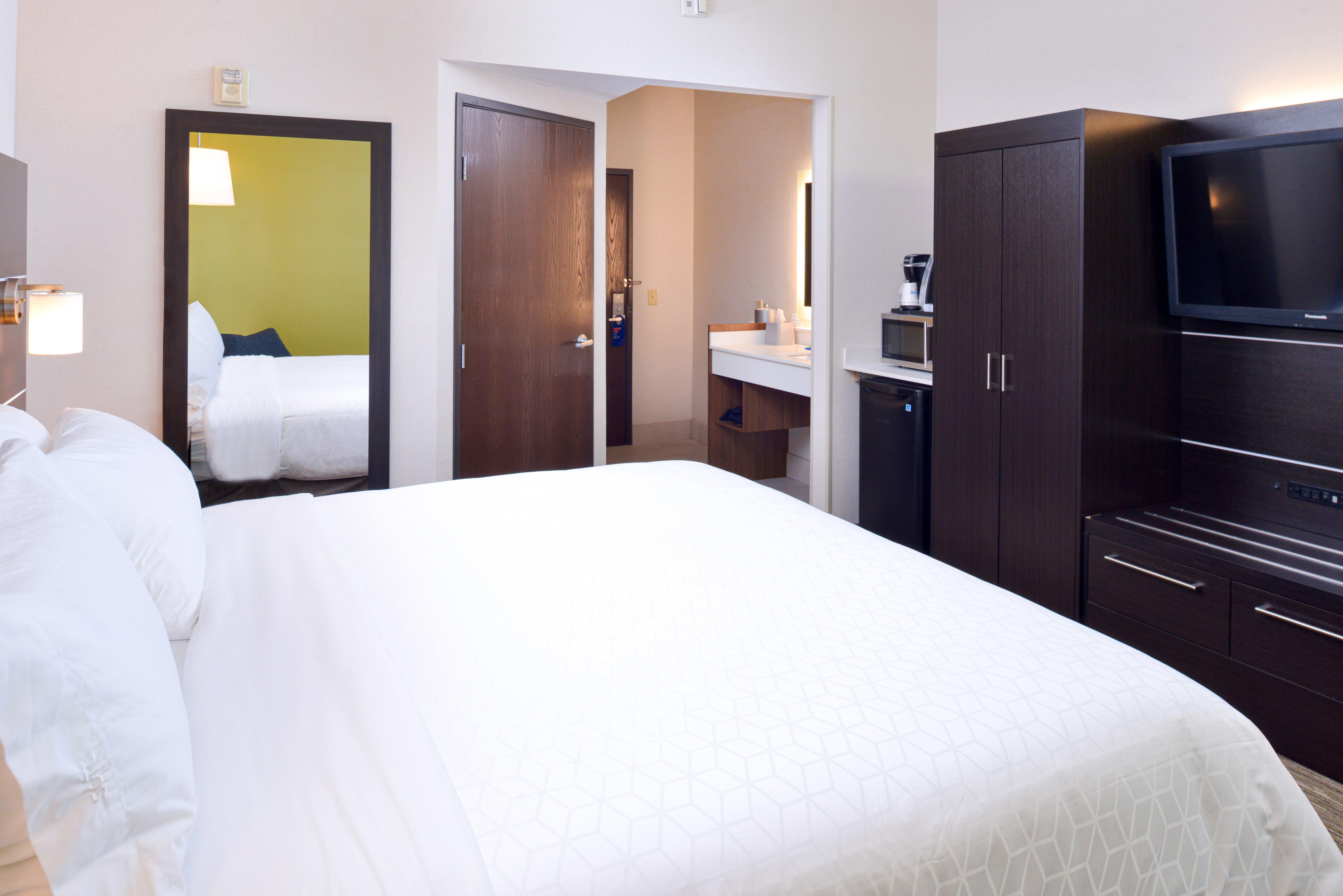 Holiday Inn Express Wixom By Ihg Экстерьер фото