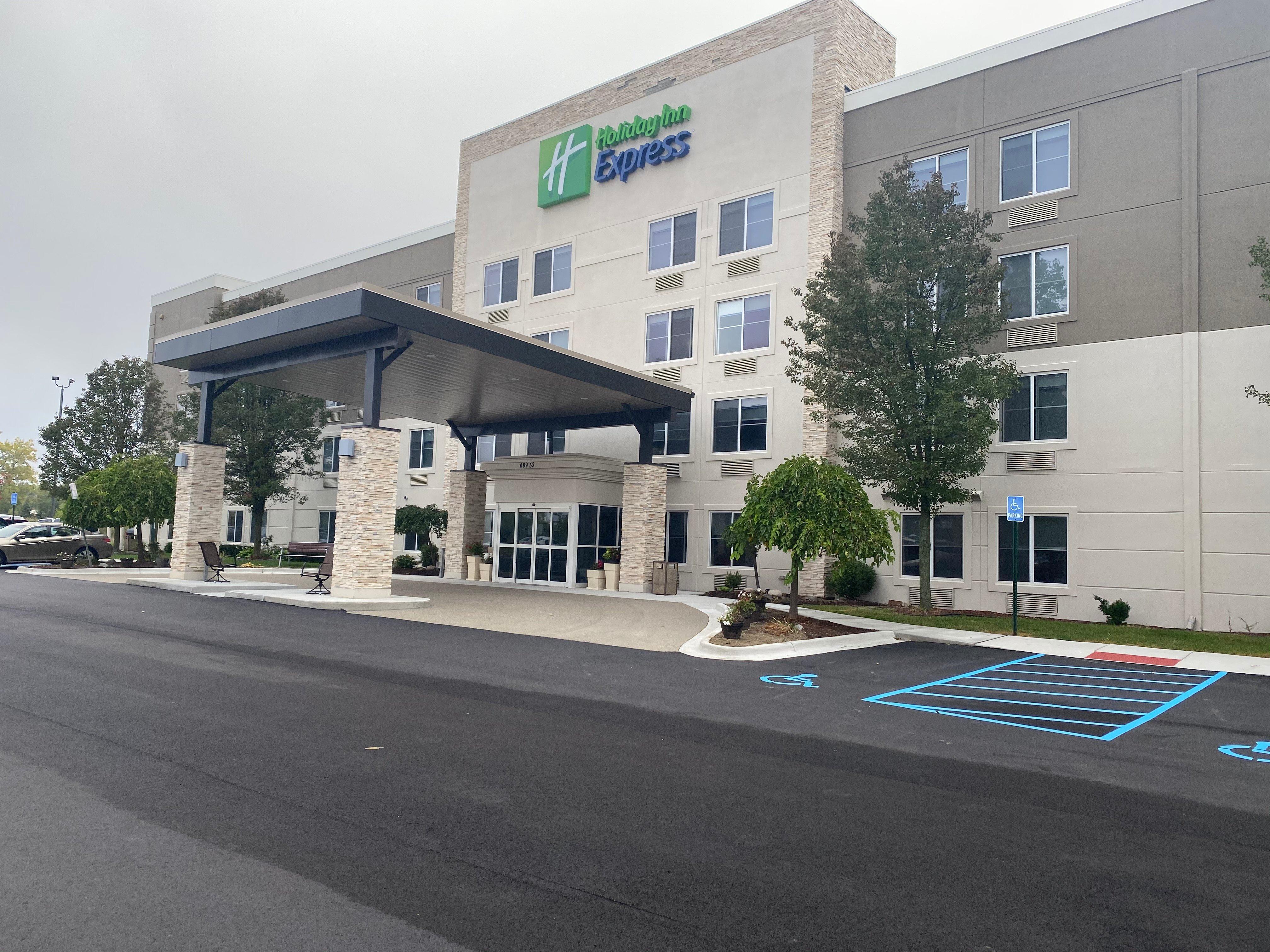 Holiday Inn Express Wixom By Ihg Экстерьер фото