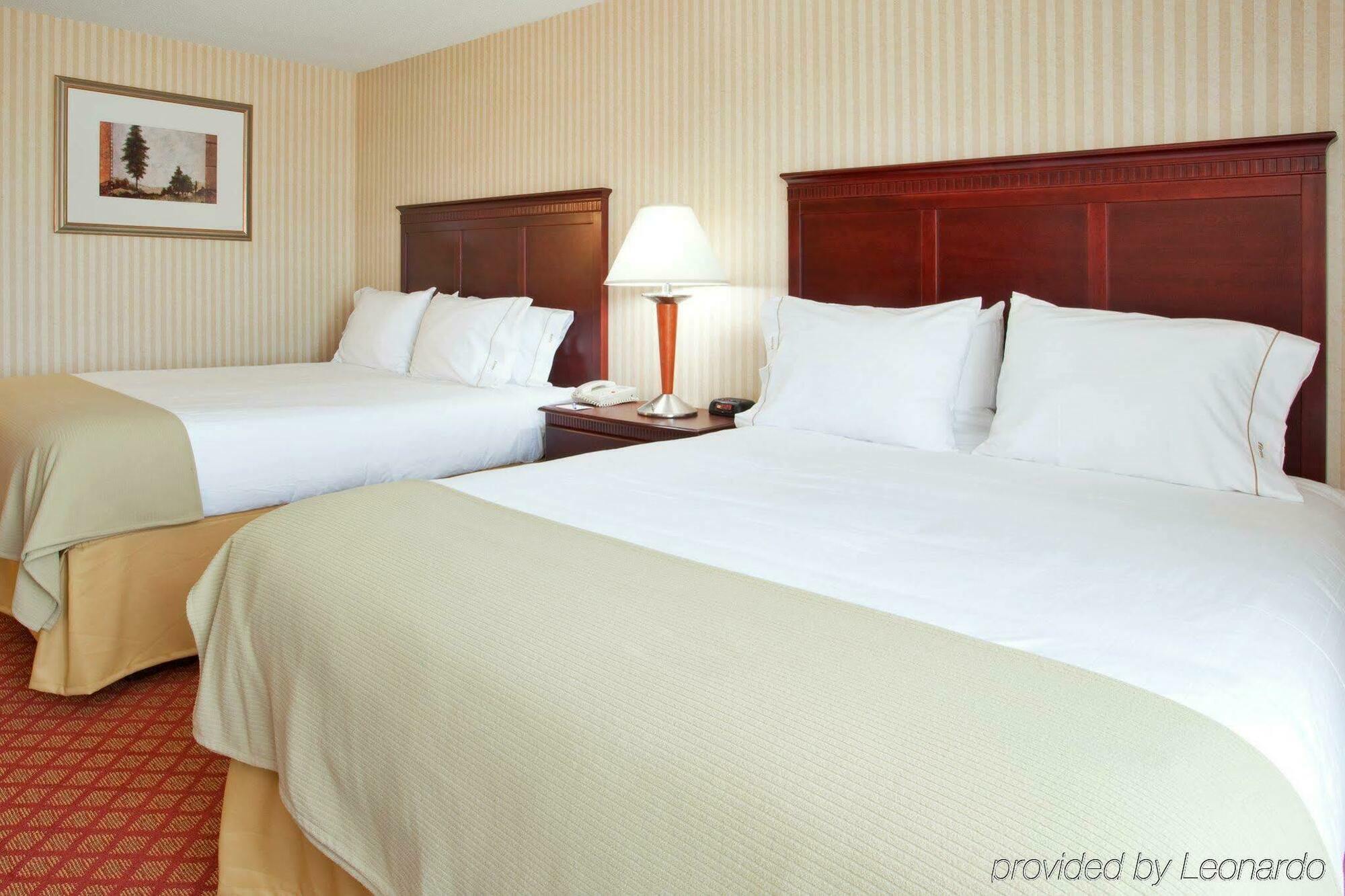 Holiday Inn Express Wixom By Ihg Экстерьер фото